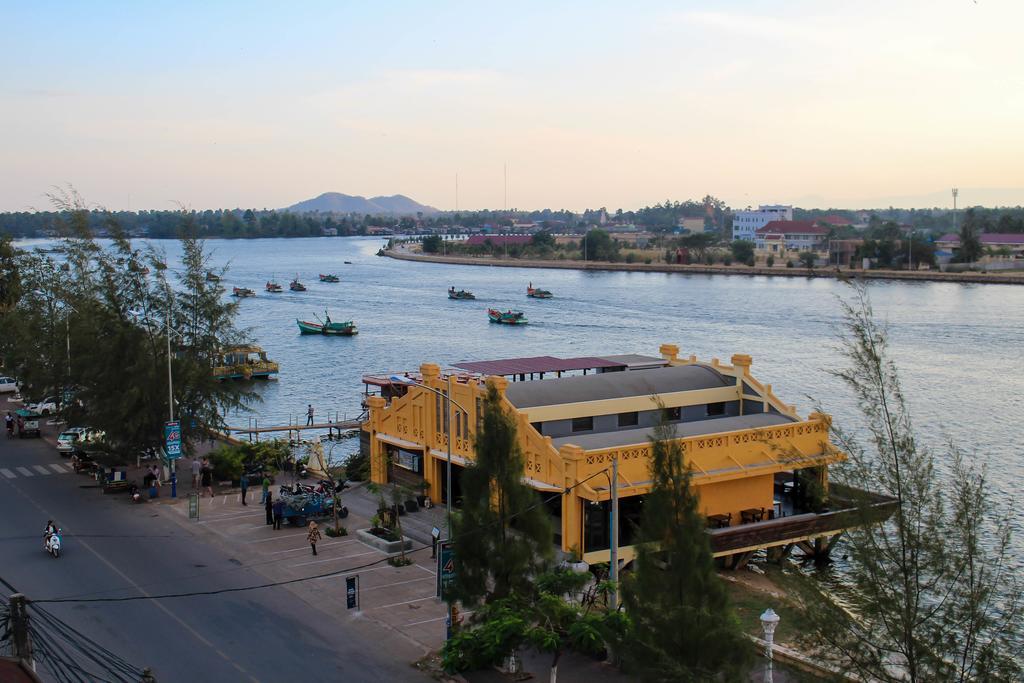 Good Morning Kampot Hotel Exterior photo